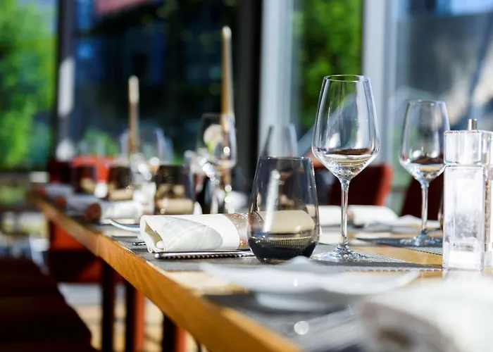 Atlantic Universum 4*