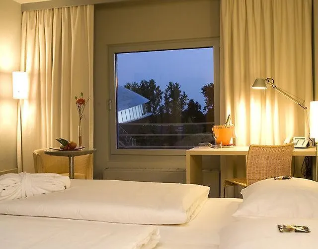 Atlantic Universum 4*